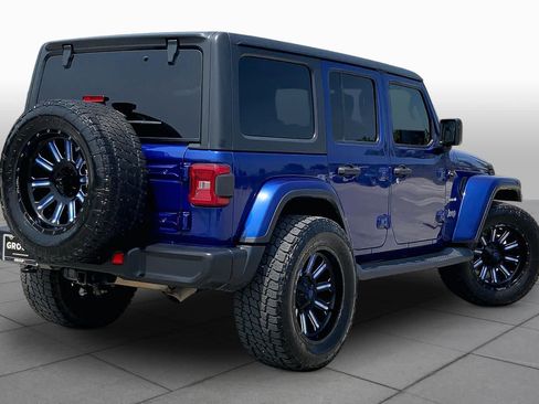 Used 2018 Jeep Wrangler Unlimited Sahara AWD/4WD image 13