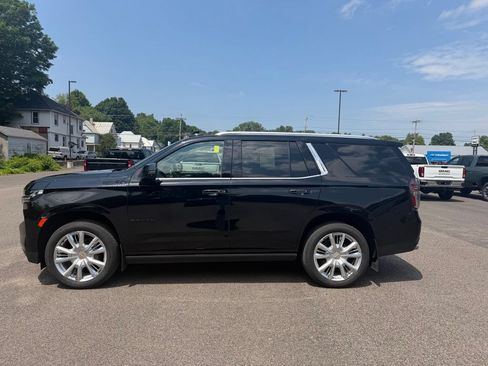 Used 2023 Chevrolet Tahoe High Country AWD/4WD image 3