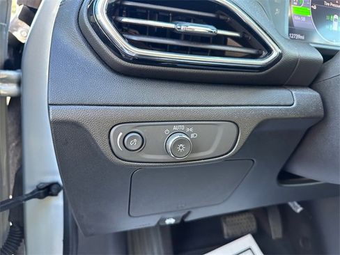 Used 2023 Chevrolet Bolt EUV LT w/ Driver Confidence Package image 21