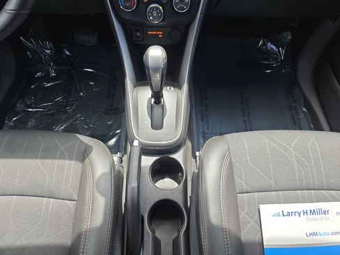 Used 2019 Chevrolet Trax LT w/ LT Convenience Package AWD/4WD image 11