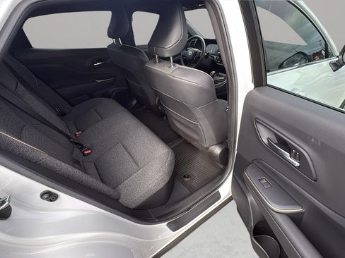 Used 2023 Toyota Crown Limited image 14