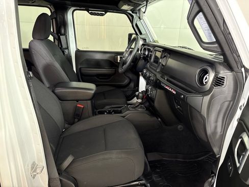Used 2022 Jeep Wrangler Unlimited Sport AWD/4WD image 14