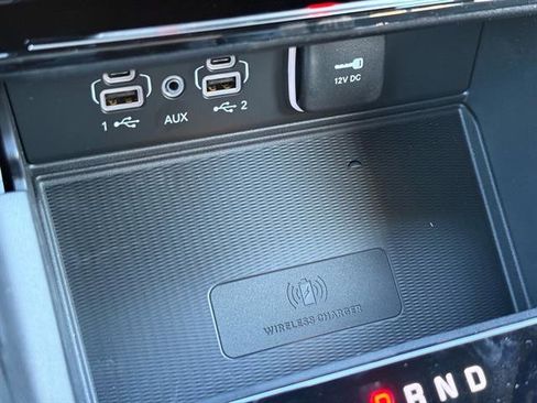 New 2025 Jeep Grand Cherokee Altitude image 9