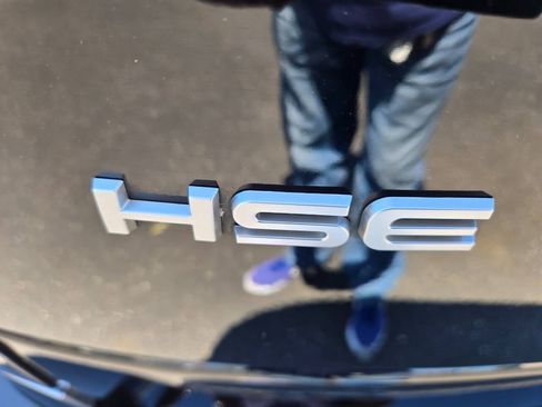 Used 2017 Land Rover Range Rover HSE image 13