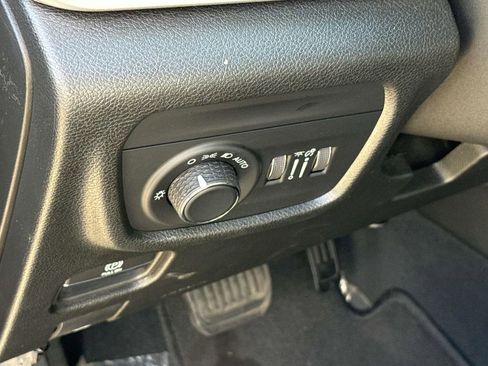 Used 2023 Jeep Grand Cherokee L Laredo AWD/4WD image 25
