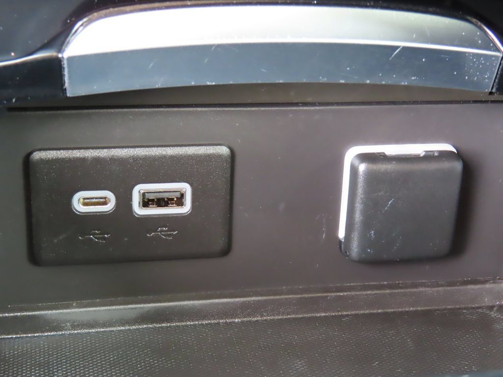 Used 2022 Buick Envision Preferred AWD/4WD image 9