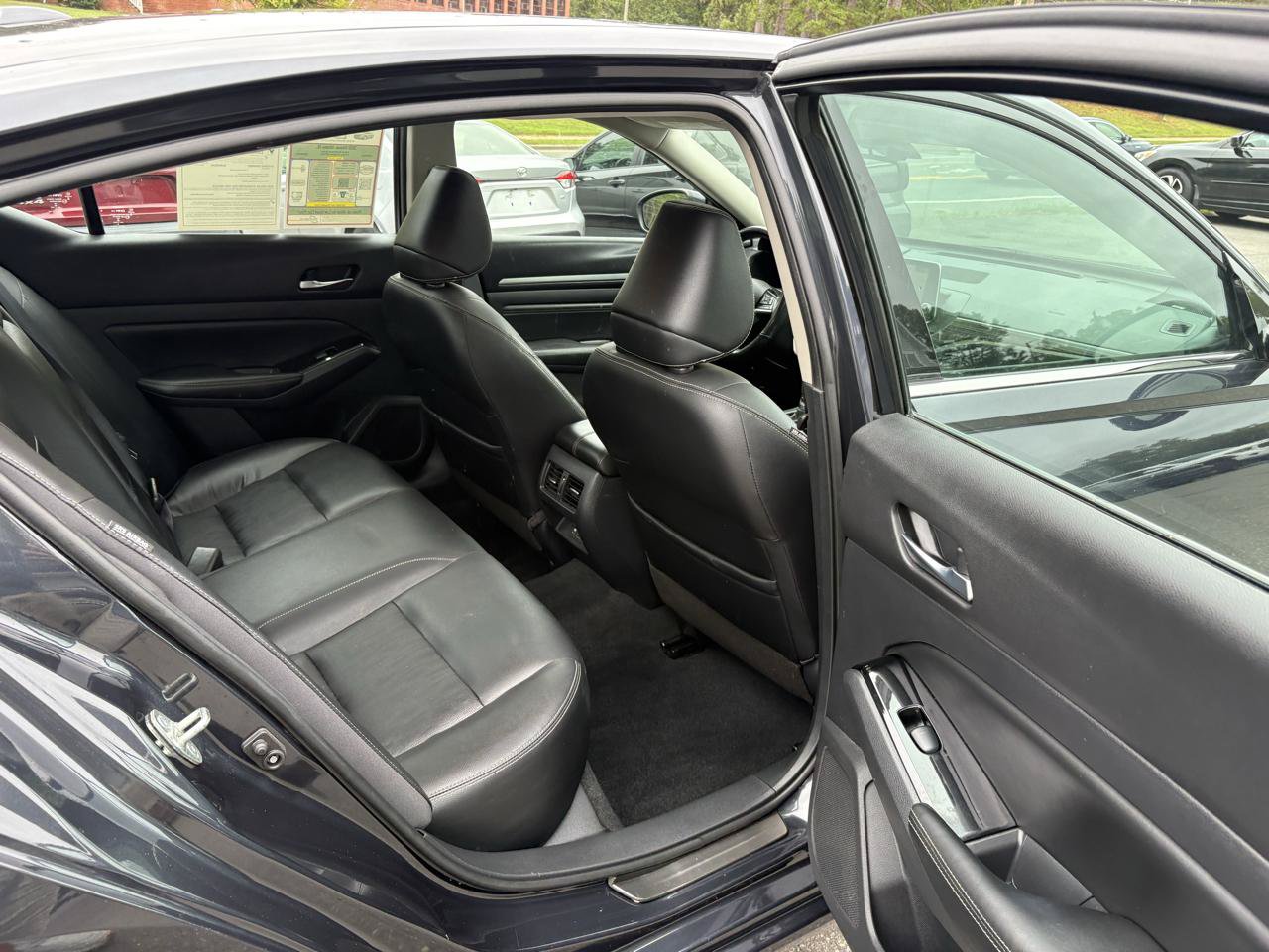 Used 2020 Nissan Altima 2.5 SL FWD image 11