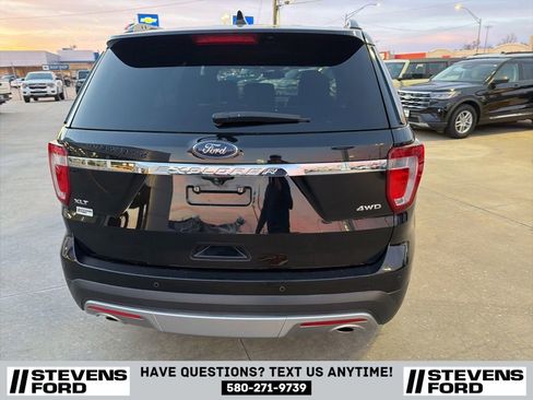 Used 2017 Ford Explorer XLT w/ Equipment Group 202A image 5