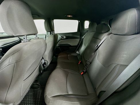 Certified 2025 Jeep Compass Sport image 29