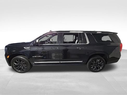 Used 2021 GMC Yukon XL Denali w/ Denali Ultimate Package AWD/4WD image 11