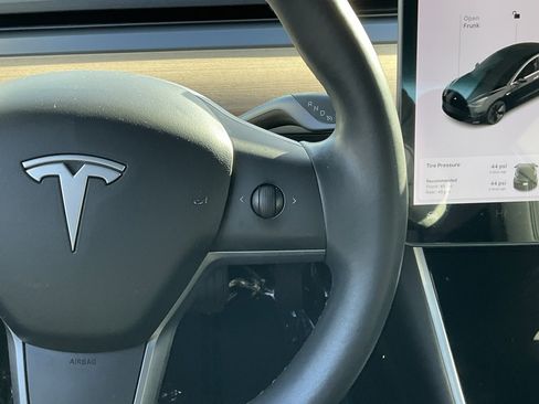 Used 2018 Tesla Model 3 Mid Range image 38