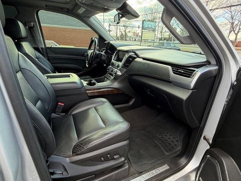 Used 2020 Chevrolet Suburban LT image 7