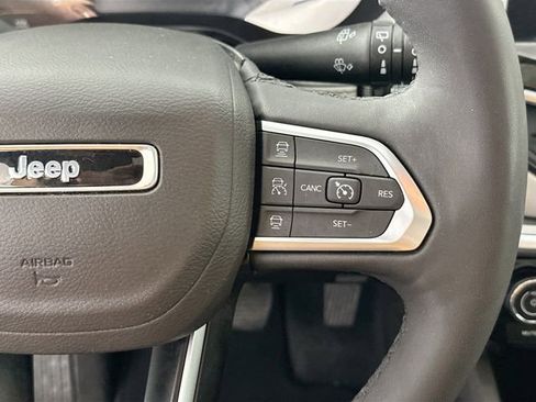 Used 2025 Jeep Compass Limited w/ Sun & Sound Group image 22