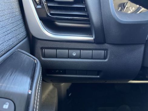 Used 2022 Nissan Rogue SV image 20