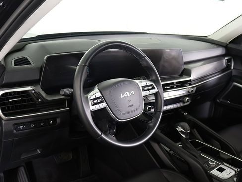 Used 2025 Kia Telluride S image 30