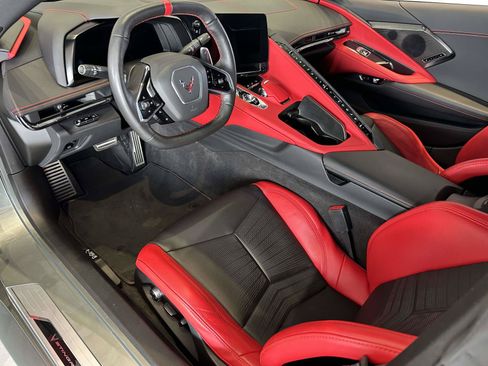 Used 2023 Chevrolet Corvette Stingray Preferred Cpe w/ Z51 Performance Package RWD image 16