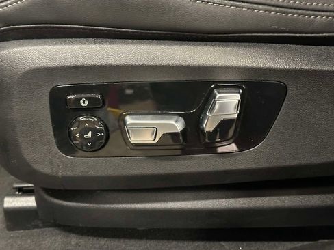Used 2025 BMW X6 xDrive40i w/ Executive Package AWD/4WD image 31