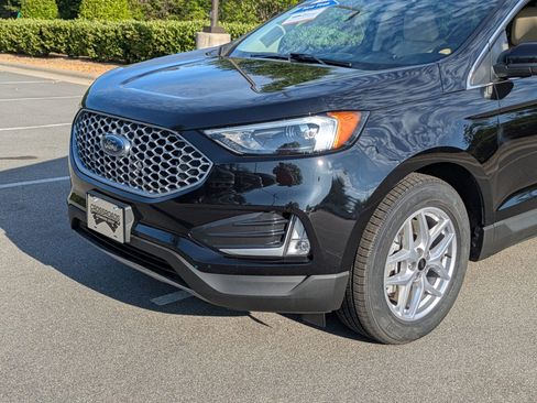 Used 2023 Ford Edge SEL w/ Convenience Package AWD/4WD image 10