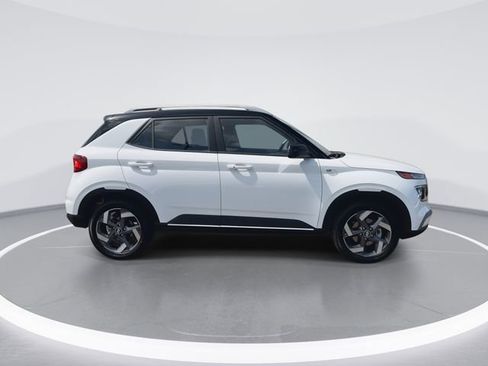 New 2026 Hyundai Venue SEL FWD image 9