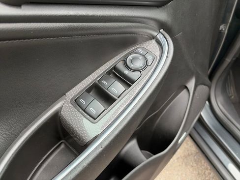 Used 2017 Chevrolet Malibu LT w/ Leather Package FWD image 32