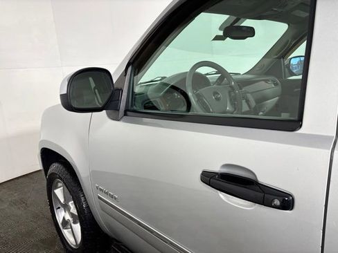 Used 2010 Chevrolet Tahoe LTZ AWD/4WD image 12