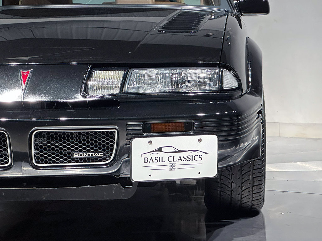 Used 1989 Pontiac Grand Prix SE FWD image 4
