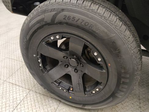 Used 2018 Jeep Wrangler Unlimited Sport w/ Mopar Black Appearance Group AWD/4WD image 31