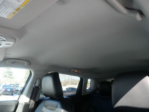 Used 2022 Jeep Compass Trailhawk image 11