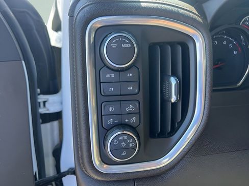 Used 2021 Chevrolet Silverado 1500 LTZ AWD/4WD image 18