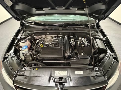 Used 2018 Volkswagen Jetta SE FWD image 17