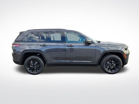 New 2026 Jeep Grand Cherokee Altitude AWD/4WD image 2