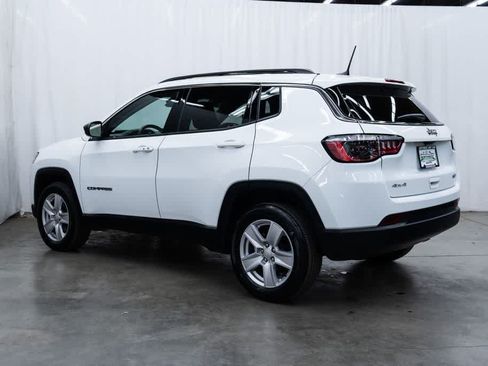 Used 2022 Jeep Compass Latitude w/ Convenience Group AWD/4WD image 4