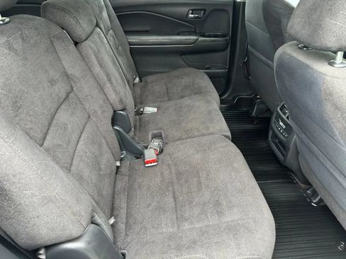 Used 2019 Honda Pilot EX image 16