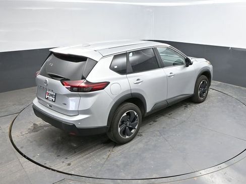 Used 2025 Nissan Rogue SV AWD/4WD image 45
