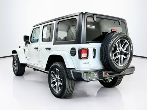 Used 2024 Jeep Wrangler Unlimited w/ Convenience Group AWD/4WD image 5
