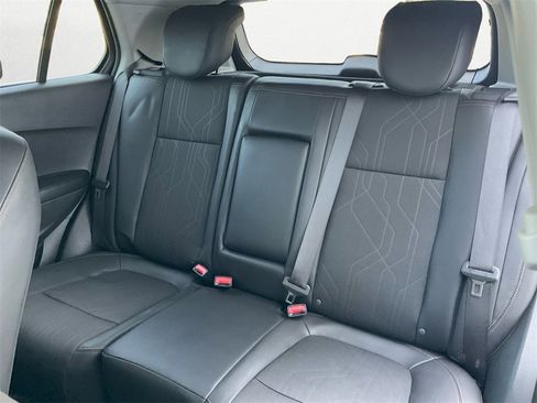 Used 2022 Chevrolet Trax LT w/ Sport Edition image 9