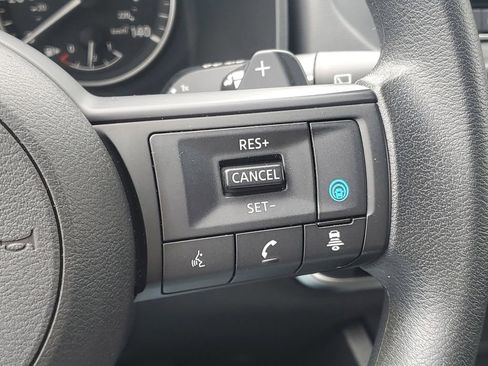 Used 2024 Nissan Rogue SV image 16