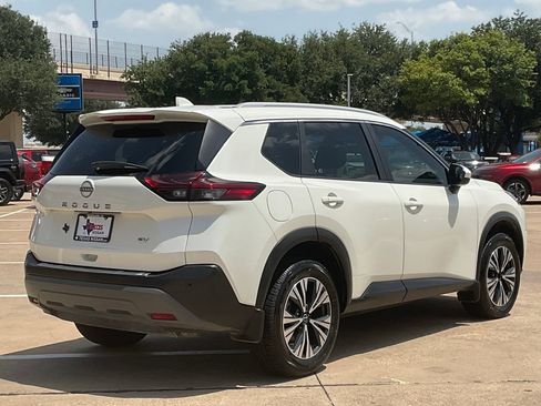 Used 2023 Nissan Rogue SV w/ SV Premium B Package FWD image 4