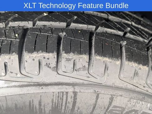 Used 2017 Ford Explorer XLT w/ Equipment Group 202A AWD/4WD image 11