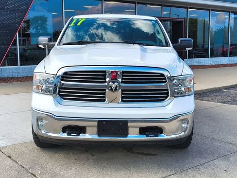 Used 2017 RAM 1500 Classic SLT w/ SLT Plus D←cor Group AWD/4WD image 2