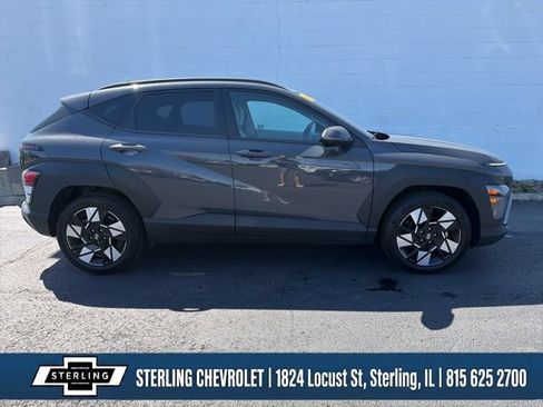 Used 2024 Hyundai Kona SEL FWD image 2