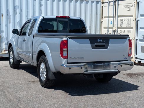 Used 2016 Nissan Frontier SV w/ SV Value Truck Package RWD image 6