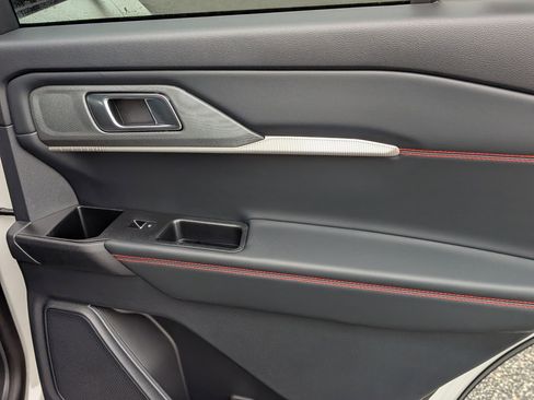 New 2026 Ford Explorer ST-Line w/ ST-Line Street Pack RWD image 34