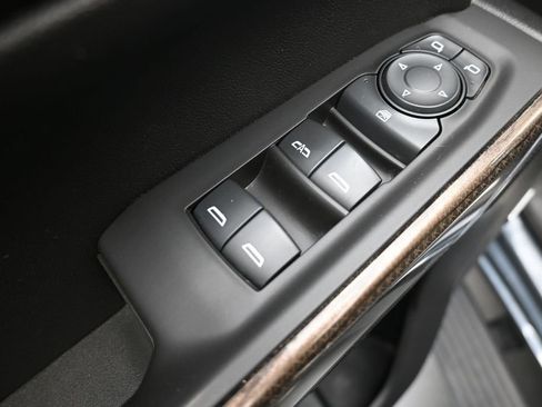 Used 2021 Chevrolet Silverado 1500 LT Trail Boss w/ Convenience Package II AWD/4WD image 15