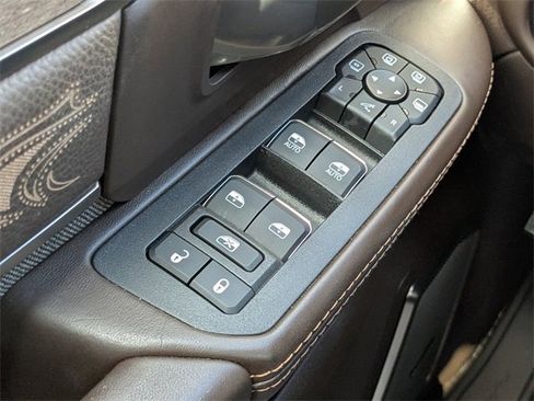 Certified 2025 RAM 2500 Limited image 24