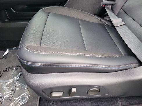 Used 2025 Chevrolet Equinox EV LT FWD image 20