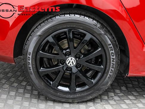 Used 2017 Volkswagen Jetta SE image 52