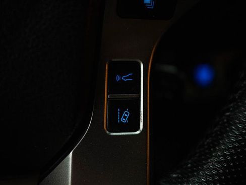 Used 2023 Toyota Tacoma SR5 w/ Technology Package AWD/4WD image 17