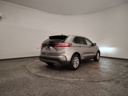 Used 2021 Ford Edge SEL image 8