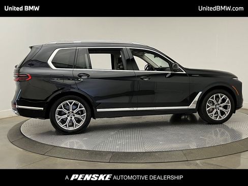 Used 2023 BMW X7 xDrive40i image 2
